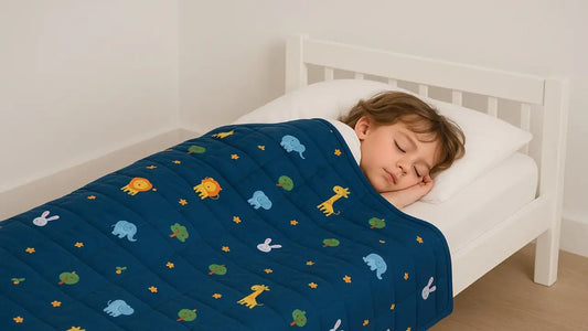 Enfant qui dors avec une couette lestée